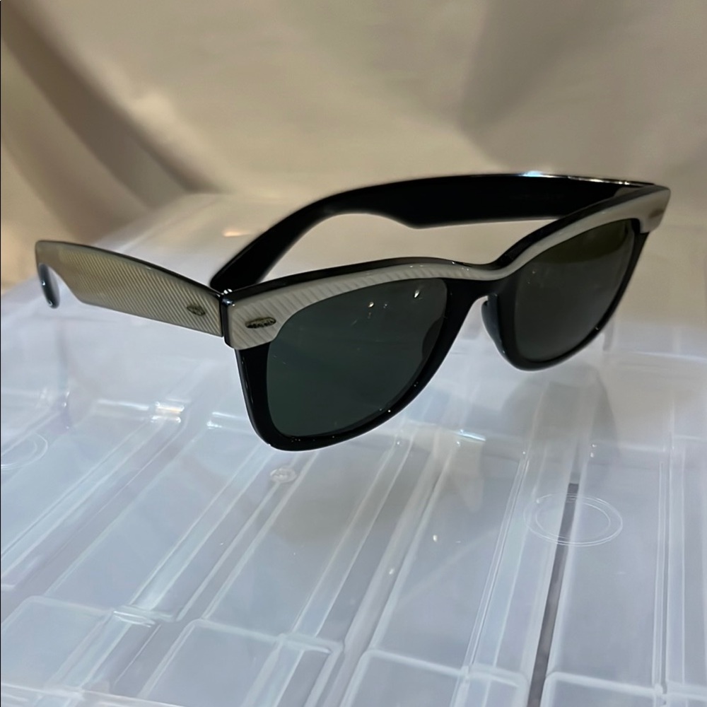 Ray-Ban B&L wayfarer ll G15 lenses Black Frame Sunglasses Silver Temples vintage